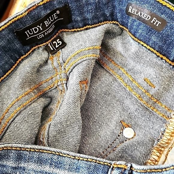 JUDY Blue Los Angeles Relaxed Ripped Jeans. - Picture 13 of 13